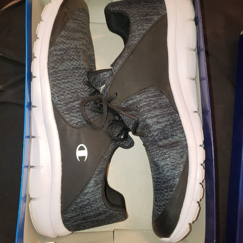 Women's shoes
